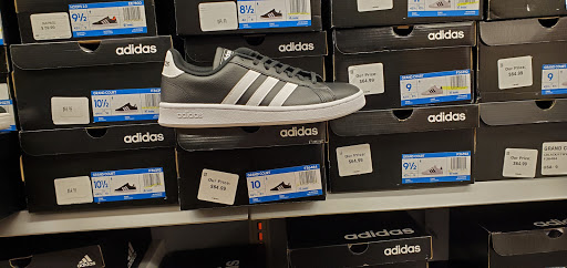 Shoe Store «Shoe Carnival», reviews and photos, 7111 W Alameda Ave, Lakewood, CO 80226, USA