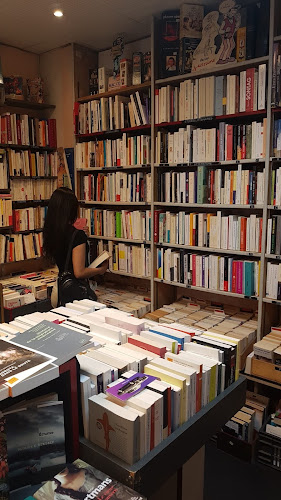Librairie de livres d'occasion Bouquiniste Quais de Paris Henri Ichard . Achat/vente. Déplacement à domicile. Paris