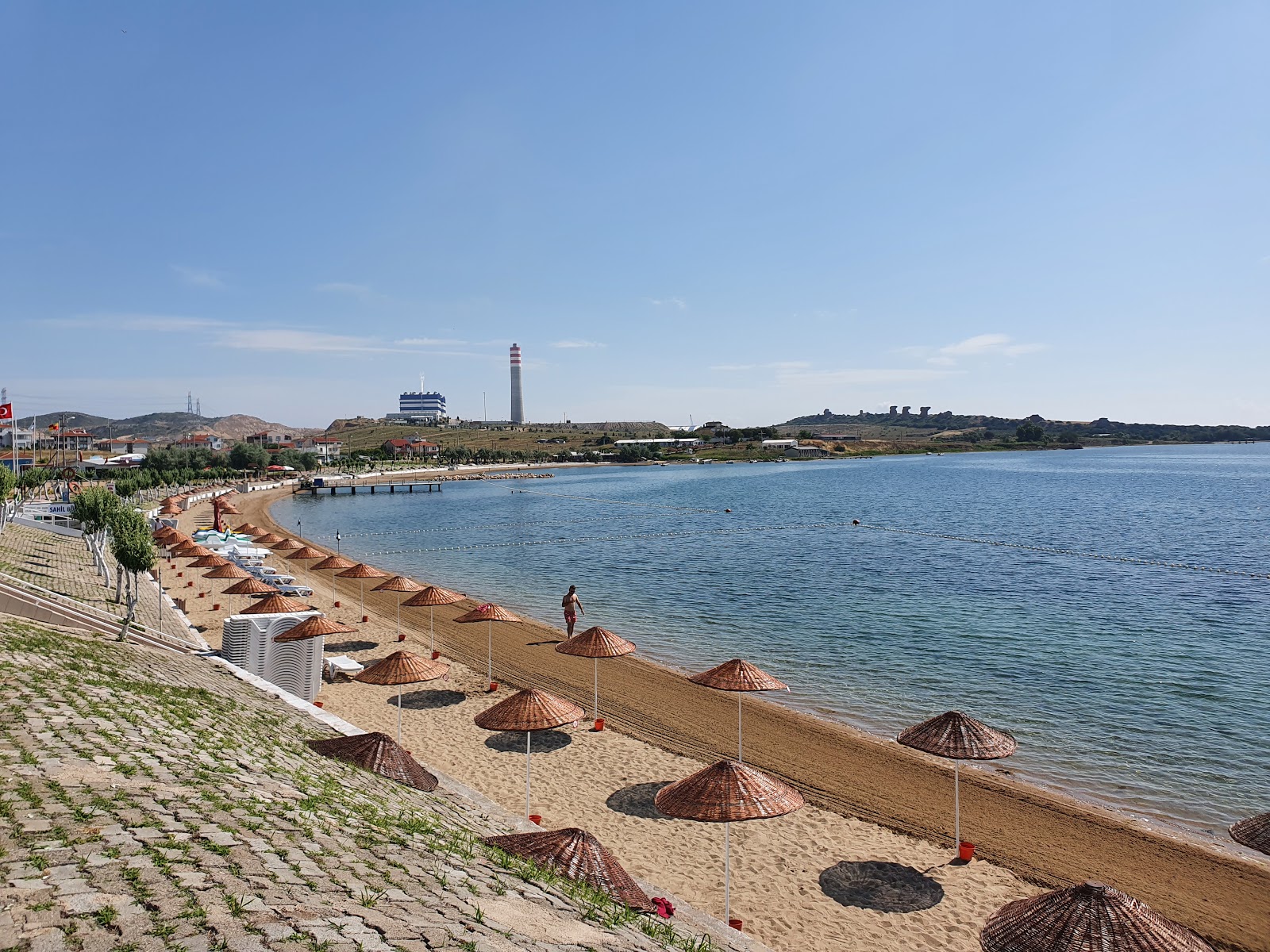 Foto von Ladies Bath beach mit feiner heller kies Oberfläche