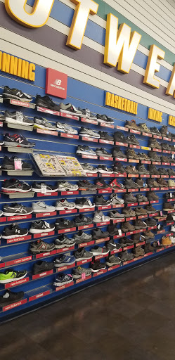 Sporting Goods Store «Big 5 Sporting Goods - Covina», reviews and photos, 543 N Azusa Ave, Covina, CA 91722, USA