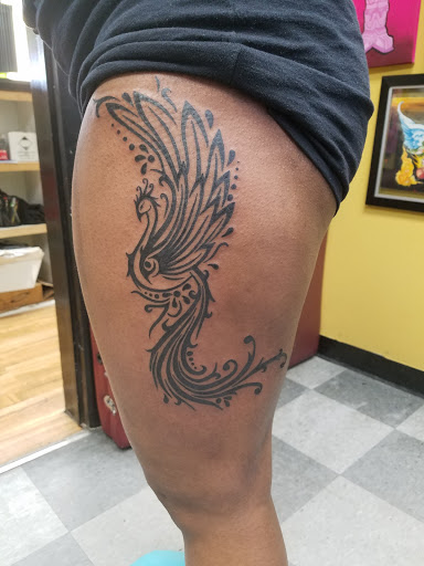 Tattoo Shop «Little Vinnies West Side», reviews and photos, 8034 Liberty Rd, Windsor Mill, MD 21244, USA