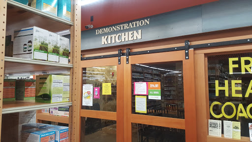 Natural Foods Store «Natural Grocers», reviews and photos, 407 NW Burnside Rd, Gresham, OR 97030, USA