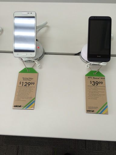 Cell Phone Store «Cricket Wireless», reviews and photos, 7823 Pines Blvd, Pembroke Pines, FL 33024, USA