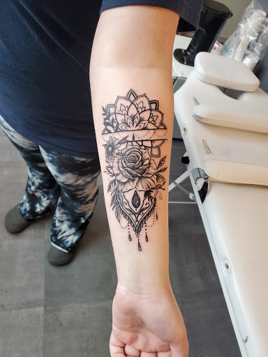 Explore awesome tattoo ideas for men, creative tattoo ideas in Vienna, available at Patriot Arms Ink LLC