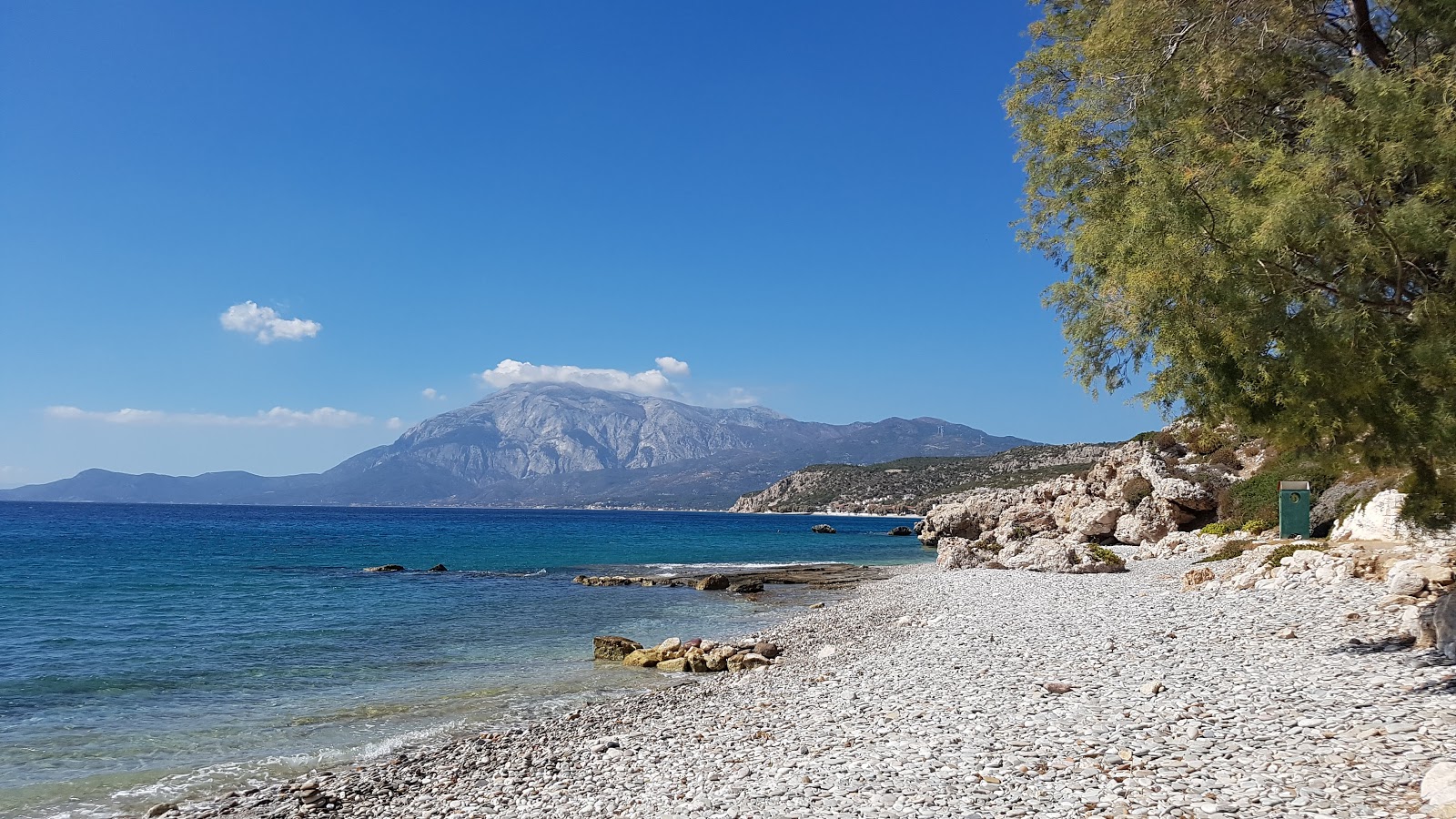 Φωτογραφία του Pefkos beach με επίπεδο καθαριότητας πολύ καθαρό