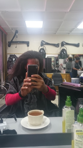 Maandli Hair Salon - London