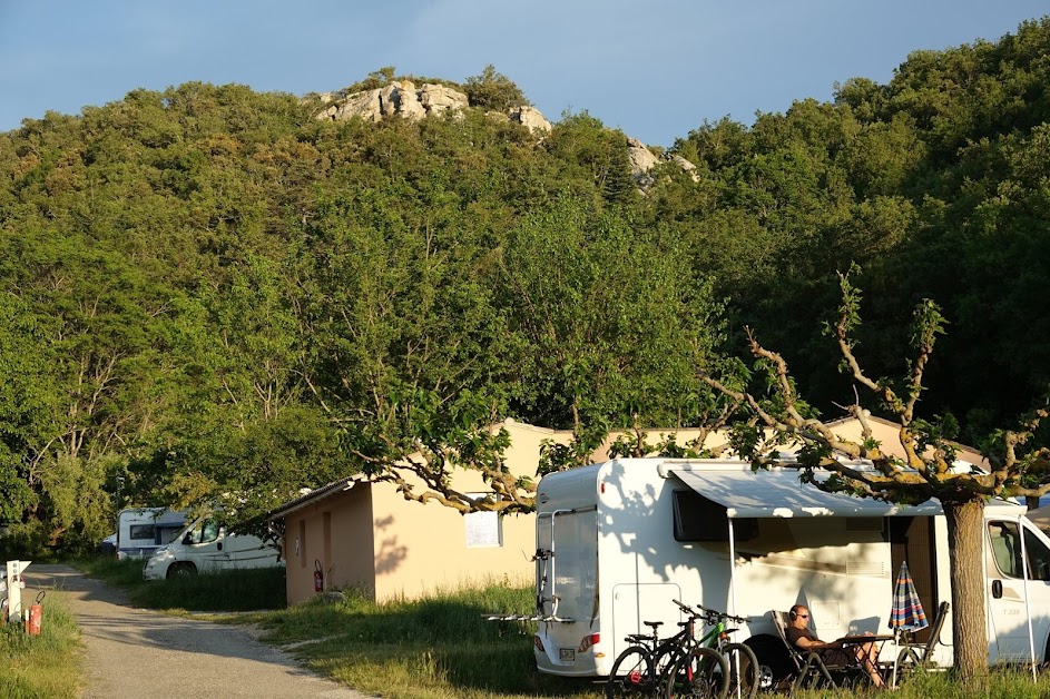 Camping Le Vallon du Luberon à Bonnieux (Vaucluse 84)