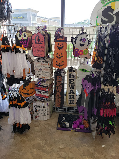 Dollar Store «Dollar Tree», reviews and photos, 7041 Brookfield Plaza, Springfield, VA 22150, USA