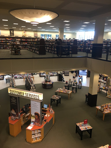 Book Store «Barnes & Noble», reviews and photos, 5755 N Bayshore Dr, Glendale, WI 53217, USA