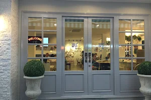 Pa-Tu Cafe and Restaurant (พธู) image