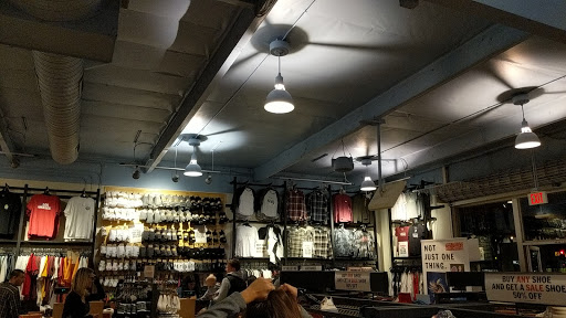 Shoe Store «Vans», reviews and photos, 485 N Tustin St, Orange, CA 92867, USA