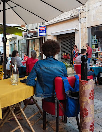 Atmosphère du Restaurant L'1 pour tous à Condom - n°3