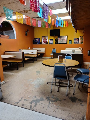 Grocery Store «La Mexicana Grocery Store», reviews and photos, 432 N Main St, West Bend, WI 53090, USA