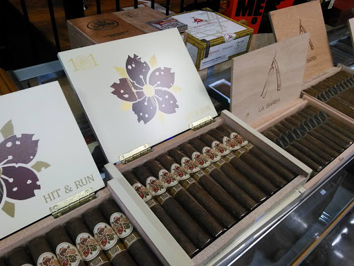 Tobacco Shop «Tobacco Town», reviews and photos, 17108 Fort St, Riverview, MI 48193, USA