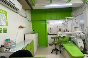 Sabka dentist - Borivali (West) image