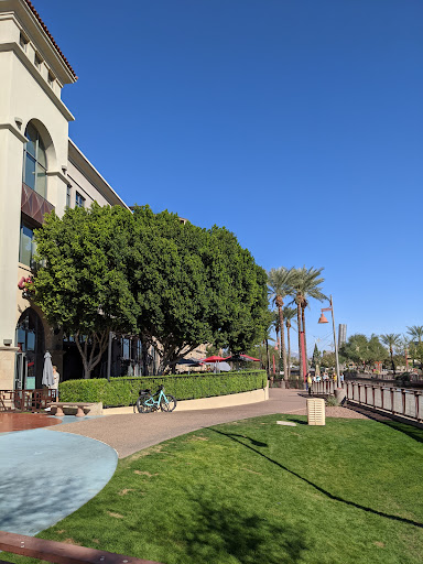 Shopping Mall «Scottsdale Waterfront», reviews and photos, 7135 E Camelback Rd #165, Scottsdale, AZ 85251, USA