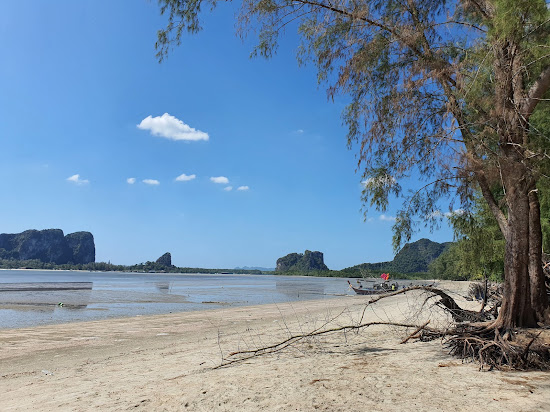 Mot Tanoi Beach