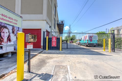 Self-Storage Facility «CubeSmart Self Storage», reviews and photos, 8252 Westheimer Rd, Houston, TX 77063, USA