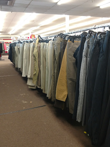 Thrift Store «The Salvation Army Family Store & Donation Center», reviews and photos, 605 S Opdyke Rd, Auburn Hills, MI 48326, USA