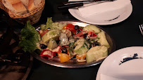 Salade grecque du Restaurant français Heureux comme Alexandre - Saint Michel à Paris - n°5