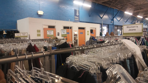 Thrift Store «Thunderbird & Scottsdale Goodwill Retail Store & Donation Center», reviews and photos, 14202 N Scottsdale Rd, Scottsdale, AZ 85254, USA