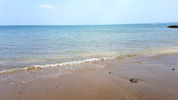 Fotografie cu Dolau beach cu nivelul de curățenie destul de curat