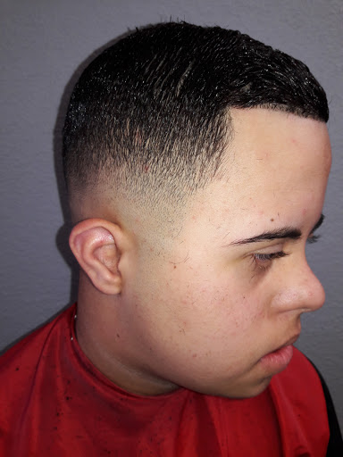 Hair Salon «Gold Cut Barber Shop», reviews and photos, 7031 W Hillsborough Ave, Tampa, FL 33634, USA