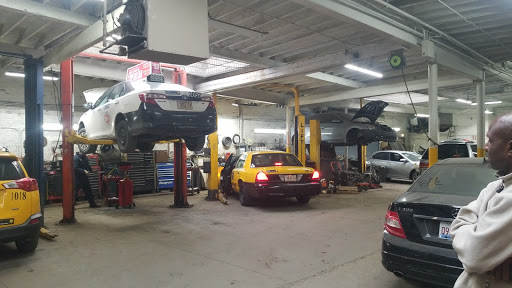Auto Body Shop «Star Auto Repair And Body Shop», reviews and photos, 5000 N Clark St, Chicago, IL 60640, USA
