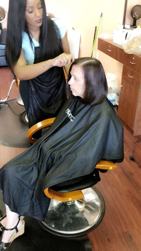 Beauty Salon «Giving Hands Beauty Salon», reviews and photos, 11406 N Dale Mabry Hwy, Tampa, FL 33618, USA