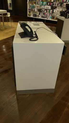 Cell Phone Store «Verizon», reviews and photos, 3210 Ross Clark Cir, Dothan, AL 36303, USA