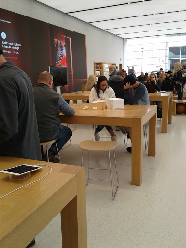 Computer Store «Apple Avalon», reviews and photos, 8130 Avalon Blvd, Alpharetta, GA 30009, USA