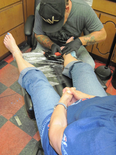 Tattoo Shop «Hall of Tattoos», reviews and photos, 328 E Main St, Norman, OK 73069, USA