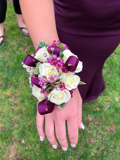 Florist «Paul Buettner Florist», reviews and photos, 1122 Burnside Ave, East Hartford, CT 06108, USA