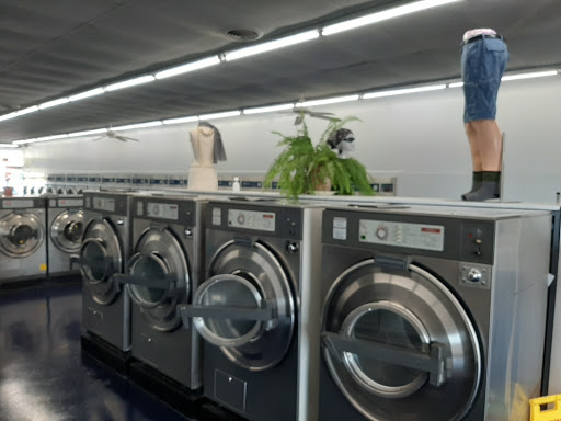 Dry Cleaner «Holly Coin Laundry & Dry Cleaners», reviews and photos, 15199 N Holly Rd, Holly, MI 48442, USA