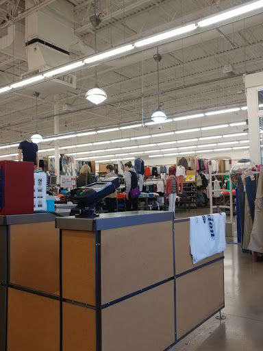 Clothing Store «Old Navy», reviews and photos, 1640 Douglas Rd, Oswego, IL 60543, USA