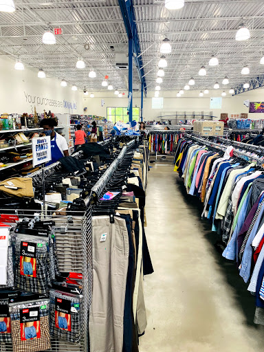 Thrift Store «Goodwill Wesley Chapel Superstore», reviews and photos, 2390 Willow Oak Dr, Wesley Chapel, FL 33544, USA