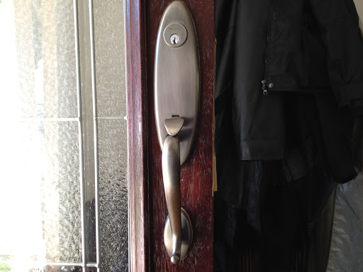 Locksmith «Laris Lock & Key Service», reviews and photos, 555 W 9th St # 5, San Pedro, CA 90731, USA