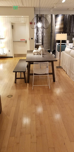 Furniture Store «Crate and Barrel», reviews and photos, 2800 Clarendon Blvd, Arlington, VA 22201, USA