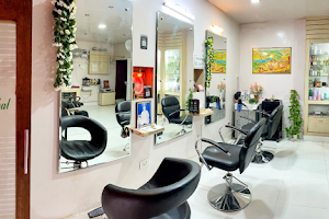 The Great Look Beauty Parlor & Training Center (Shahnaz Herbal Trained) image