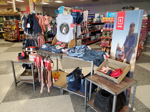 Pet Supply Store «Petco Animal Supplies», reviews and photos, 18200 NW Evergreen Pkwy, Beaverton, OR 97006, USA