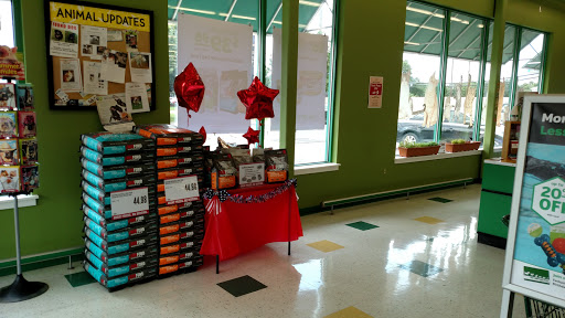 Pet Supply Store «Pet Supplies Plus», reviews and photos, 26230 Hoover Rd, Warren, MI 48089, USA