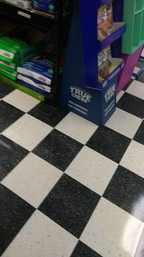 Pet Supply Store «Largo Feed & Garden Supply Inc», reviews and photos, 210 W Bay Dr, Largo, FL 33770, USA