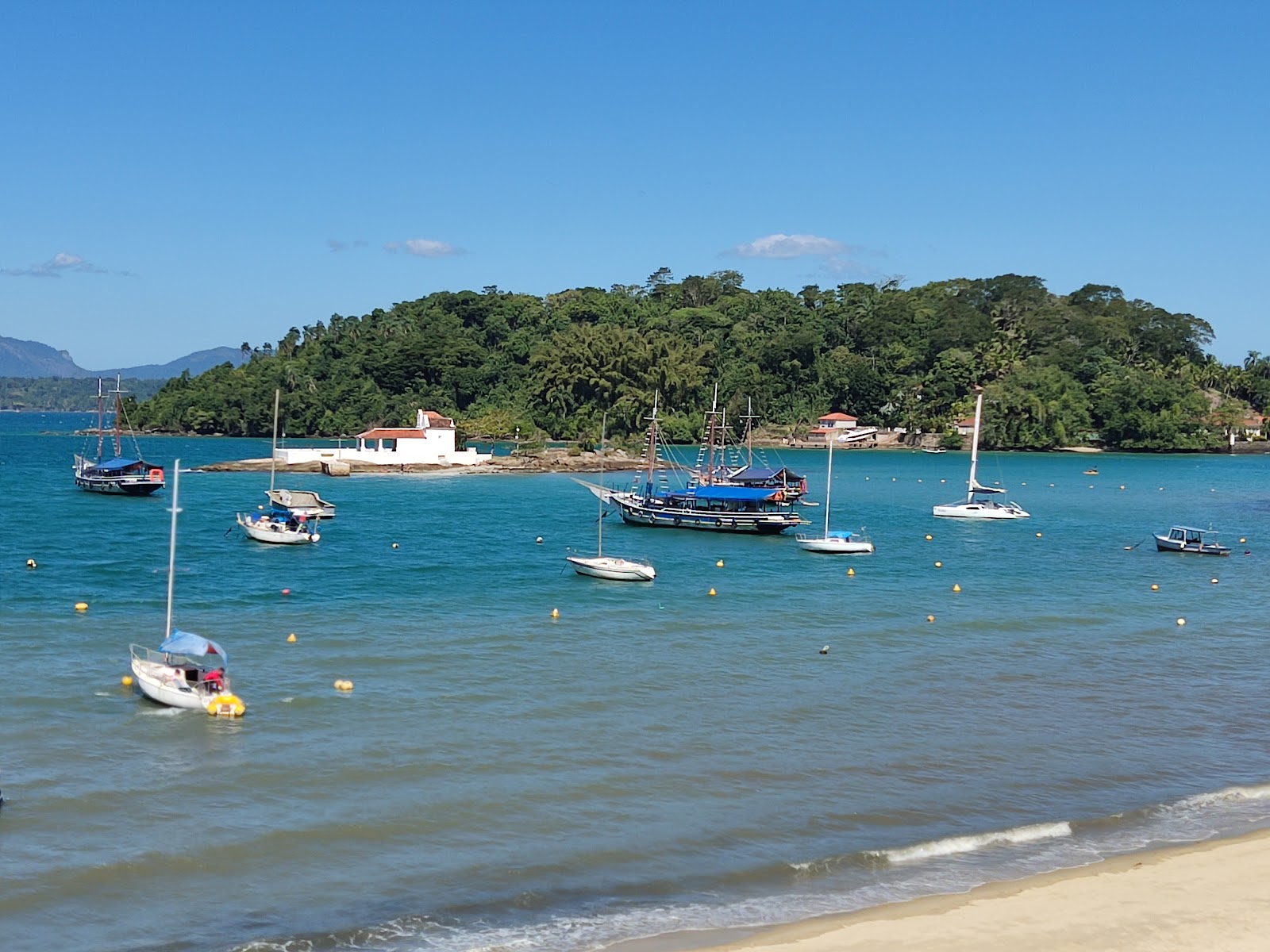 Photo of Bonfim Beach with very clean level of cleanliness