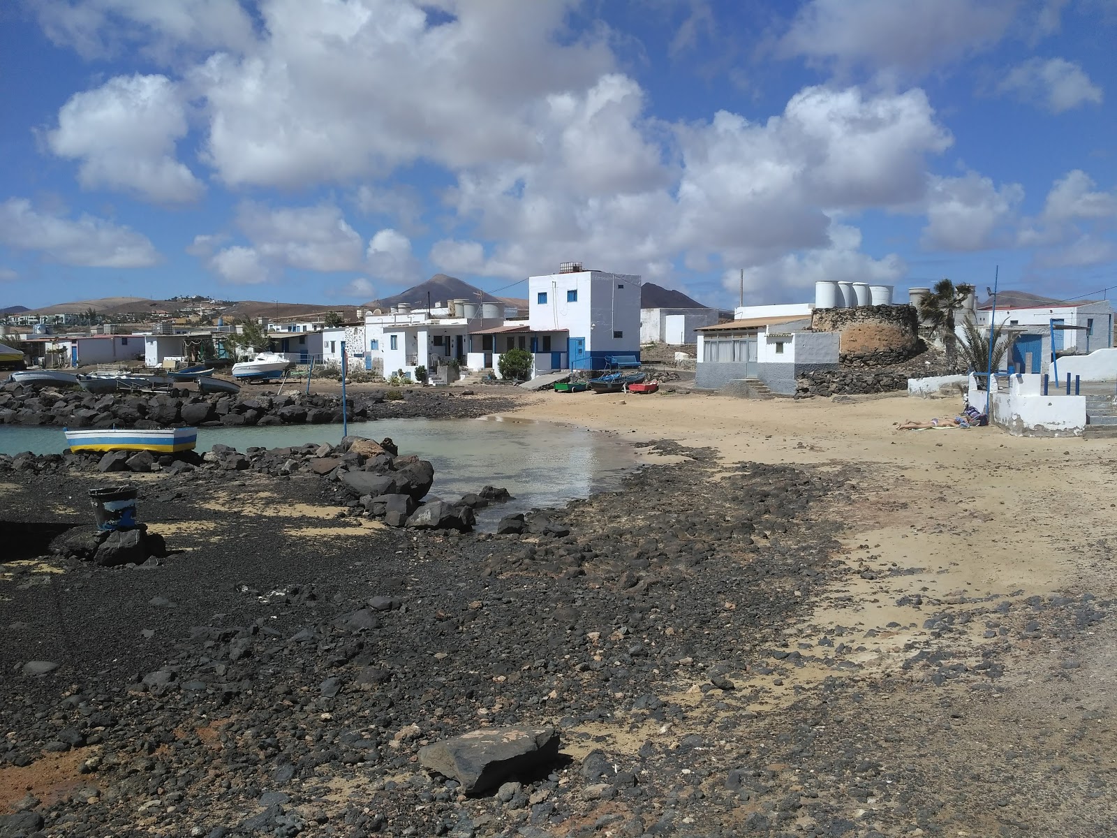 Playa del Jablito'in fotoğrafı küçük koy ile birlikte