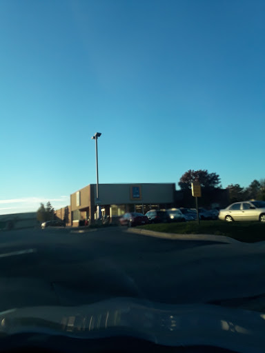 Supermarket «ALDI», reviews and photos, 550 E Golf Rd, Arlington Heights, IL 60005, USA