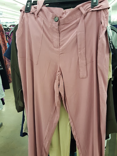 Discount Store «Fallas Paredes Discount Stores», reviews and photos, 26 E Baseline Rd #110, Phoenix, AZ 85040, USA