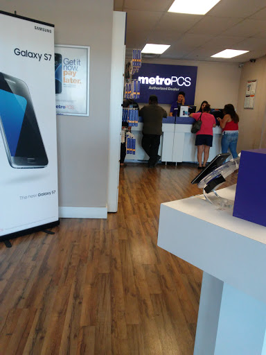 Cell Phone Store «MetroPCS Authorized Dealer», reviews and photos, 1821 N Zaragoza Rd, El Paso, TX 79936, USA