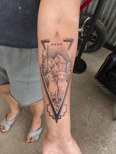 Tattoo and Piercing Shop «Minneapolis Tattoo Shop», reviews and photos, 2211 Lyndale Ave S, Minneapolis, MN 55405, USA