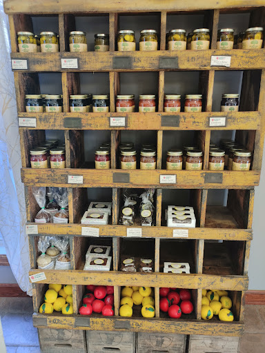 Winery «Leonard Oakes Estate Winery», reviews and photos, 10609 Ridge Rd, Medina, NY 14103, USA