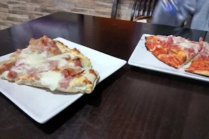 Pizza Lista image